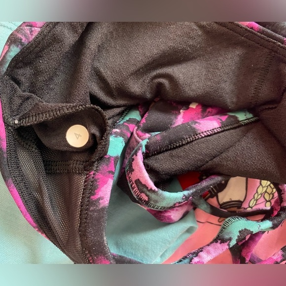 Lululemon Free To Be Zen Bra Size 4 - Picture 3 of 5